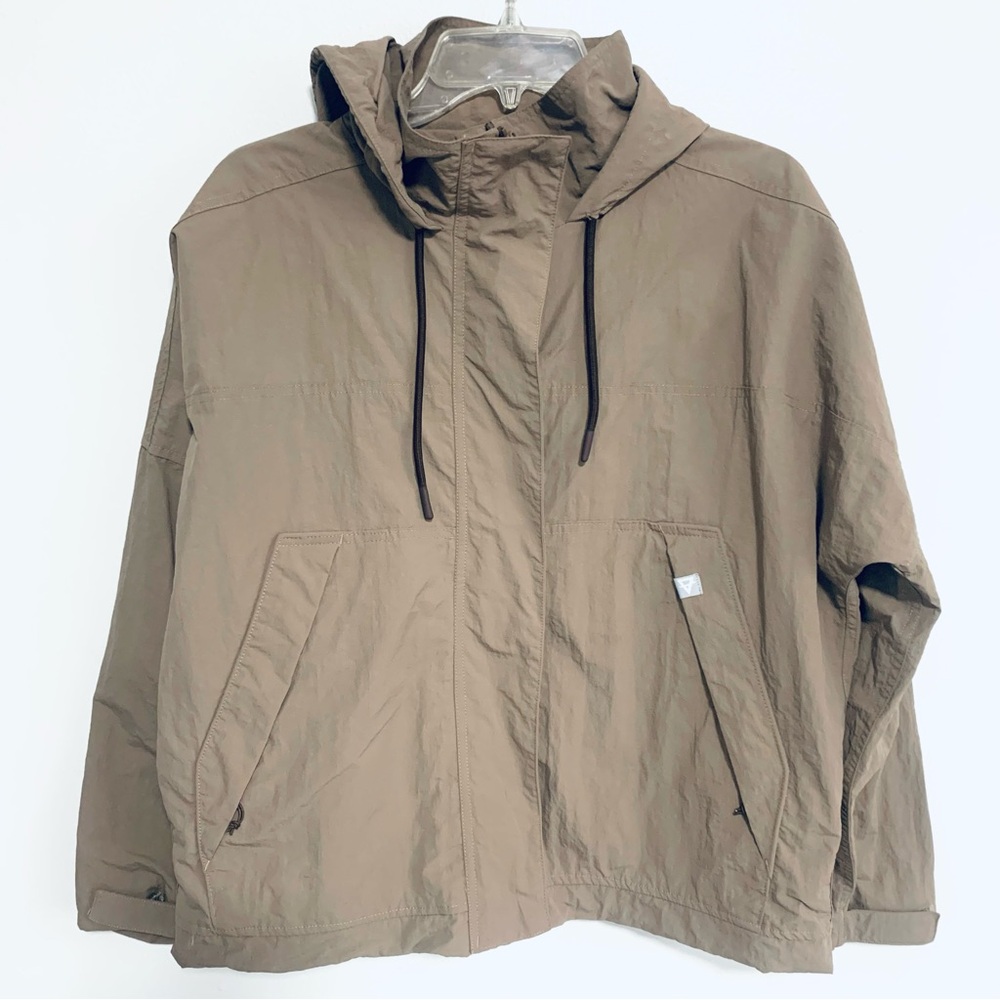 Lightweight Hooded Jacket in Taupe